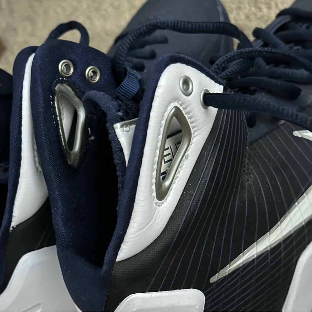 Nike Hyperdunks - Picture 5 of 6